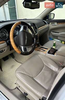 Седан Chrysler 300C 2011 в 