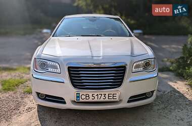 Седан Chrysler 300C 2013 в 