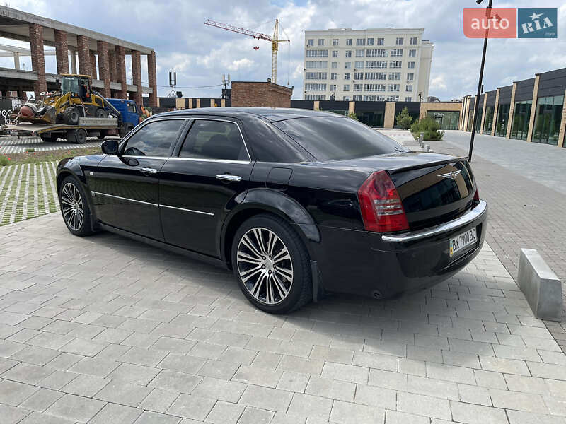 Седан Chrysler 300C 2006 в Хмельницком