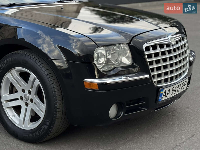 Седан Chrysler 300C 2006 в Днепре