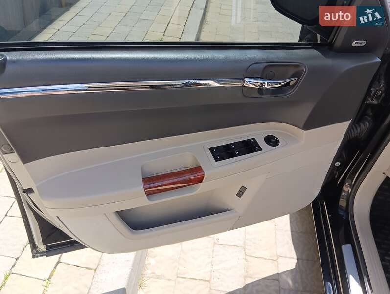 Седан Chrysler 300C 2006 в Ивано-Франковске фото 23 Седан Chrysler 300C 2006 в Ивано-Франковске
