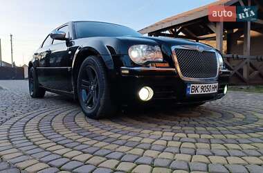 Седан Chrysler 300C 2006 в Сарнах