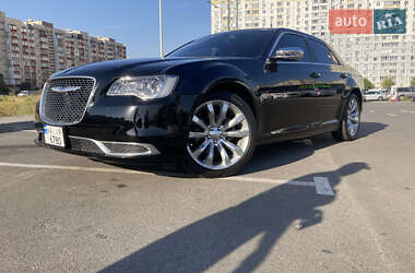 Седан Chrysler 300C 2018 в 