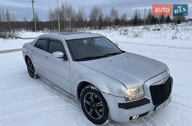 Седан Chrysler 300C 2004 в Надворной