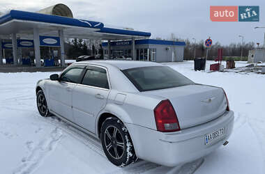 Седан Chrysler 300C 2004 в Надворной