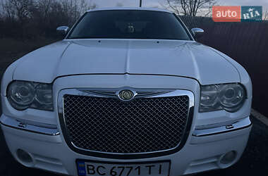 Хэтчбек Chrysler 300C 2005 в 