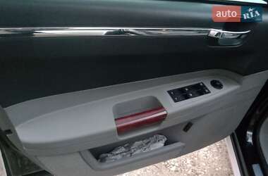 Седан Chrysler 300C 2005 в 