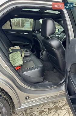 Седан Chrysler 300C 2014 в 