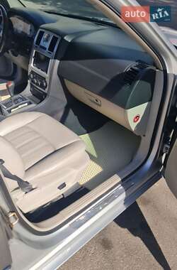 Седан Chrysler 300C 2005 в 