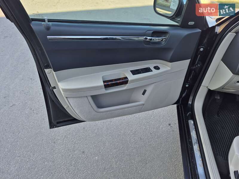 Седан Chrysler 300C 2005 в Херсоні