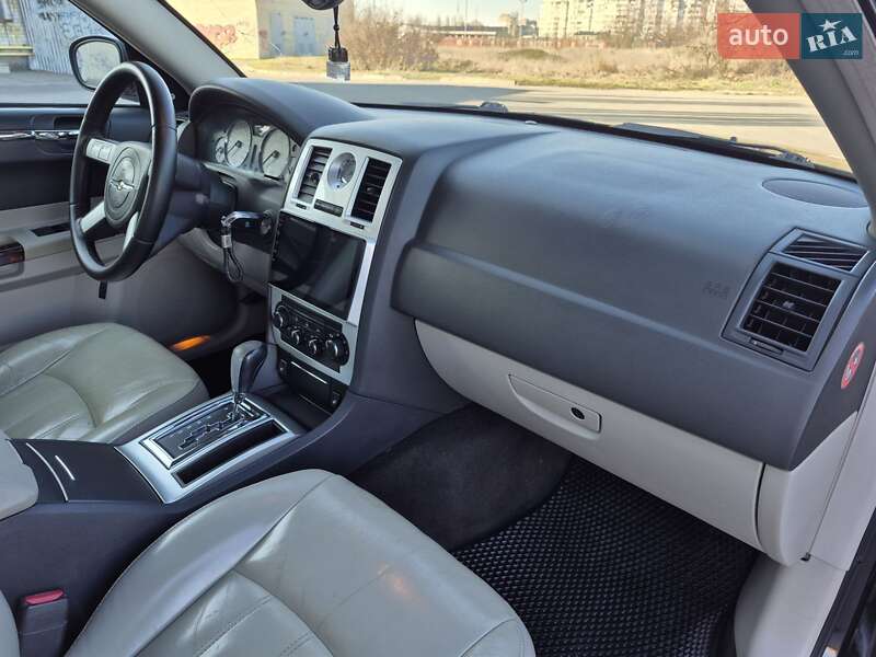 Седан Chrysler 300C 2005 в Херсоні