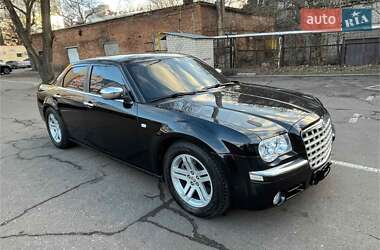 Седан Chrysler 300C 2005 в Новой Одессе