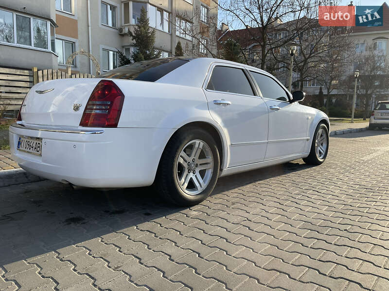 Седан Chrysler 300C 2006 в Киеве