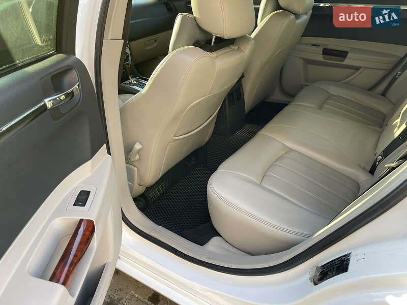 Седан Chrysler 300C 2006 в Киеве
