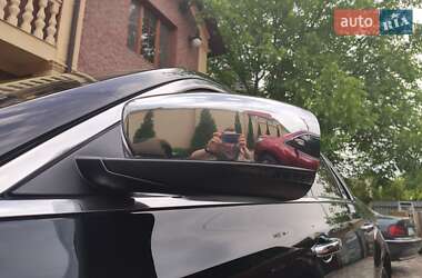 Седан Chrysler 300C 2012 в 