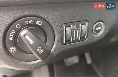 Седан Chrysler 300C 2012 в 