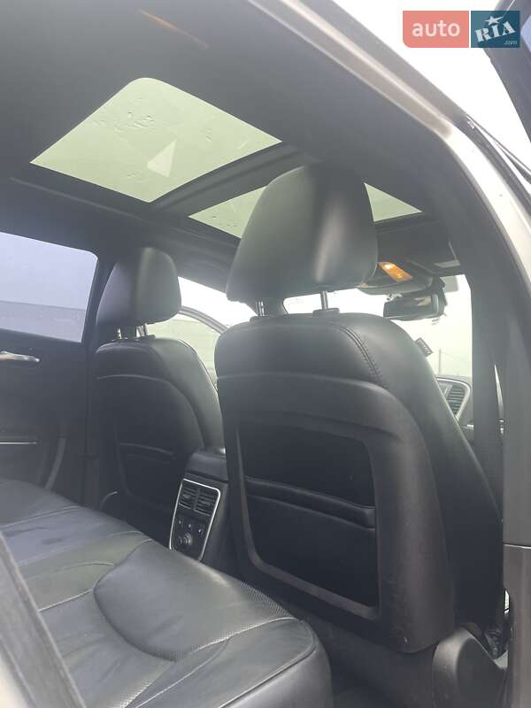 Седан Chrysler 300C 2012 в Львове