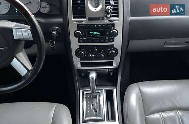 Седан Chrysler 300C 2005 в 