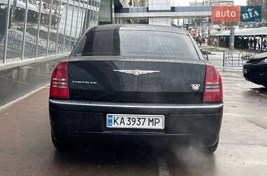 Седан Chrysler 300C 2005 в 