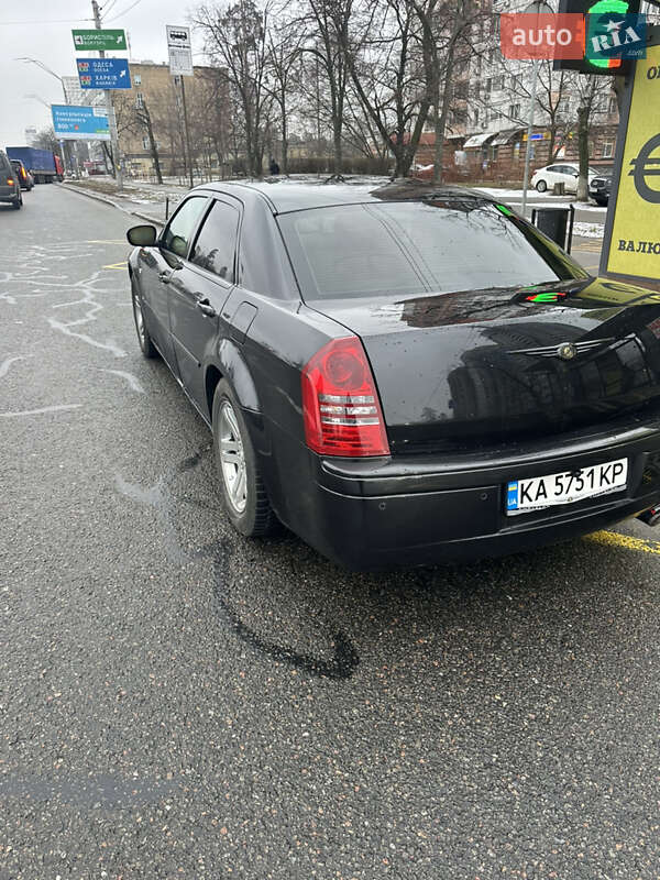 Седан Chrysler 300C 2006 в Киеве