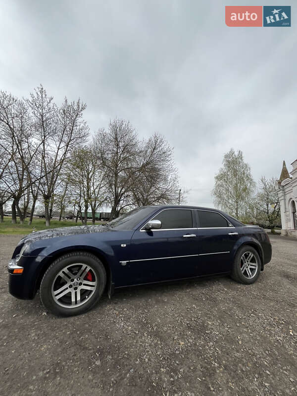 Седан Chrysler 300C 2005 в Черновцах
