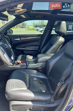 Седан Chrysler 300C 2013 в 