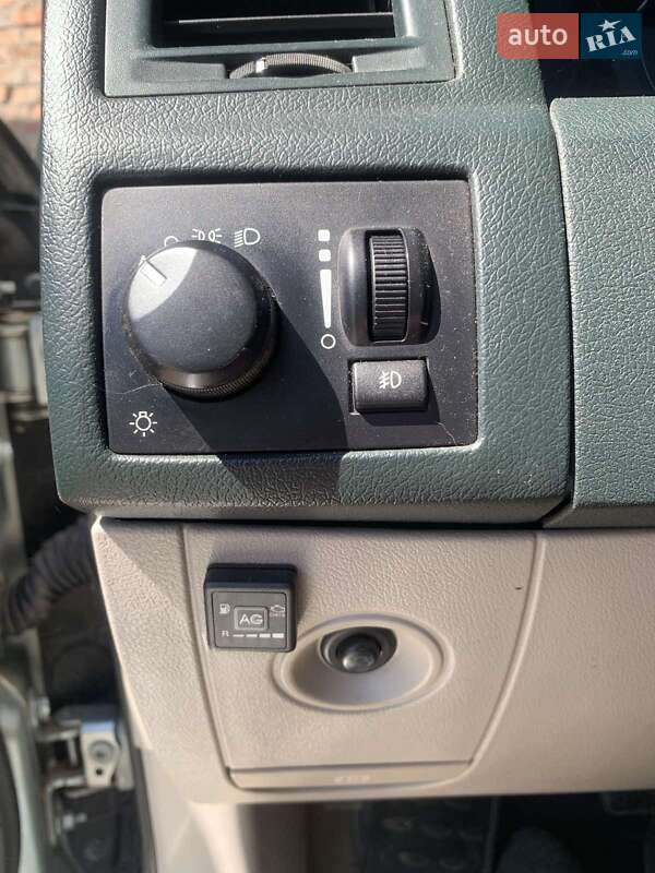 Седан Chrysler 300C 2006 в Конотопе