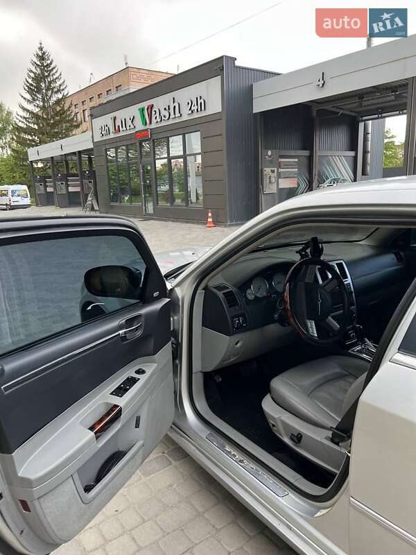 Седан Chrysler 300C 2006 в Тернополі