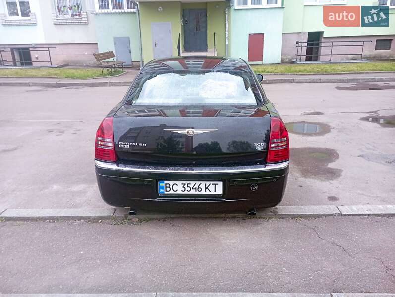 Седан Chrysler 300C 2006 в Дрогобичі