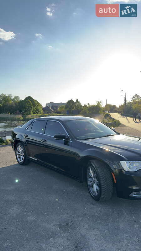 Седан Chrysler 300C 2016 в Ковеле