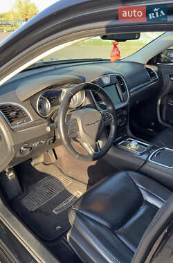 Седан Chrysler 300C 2016 в 
