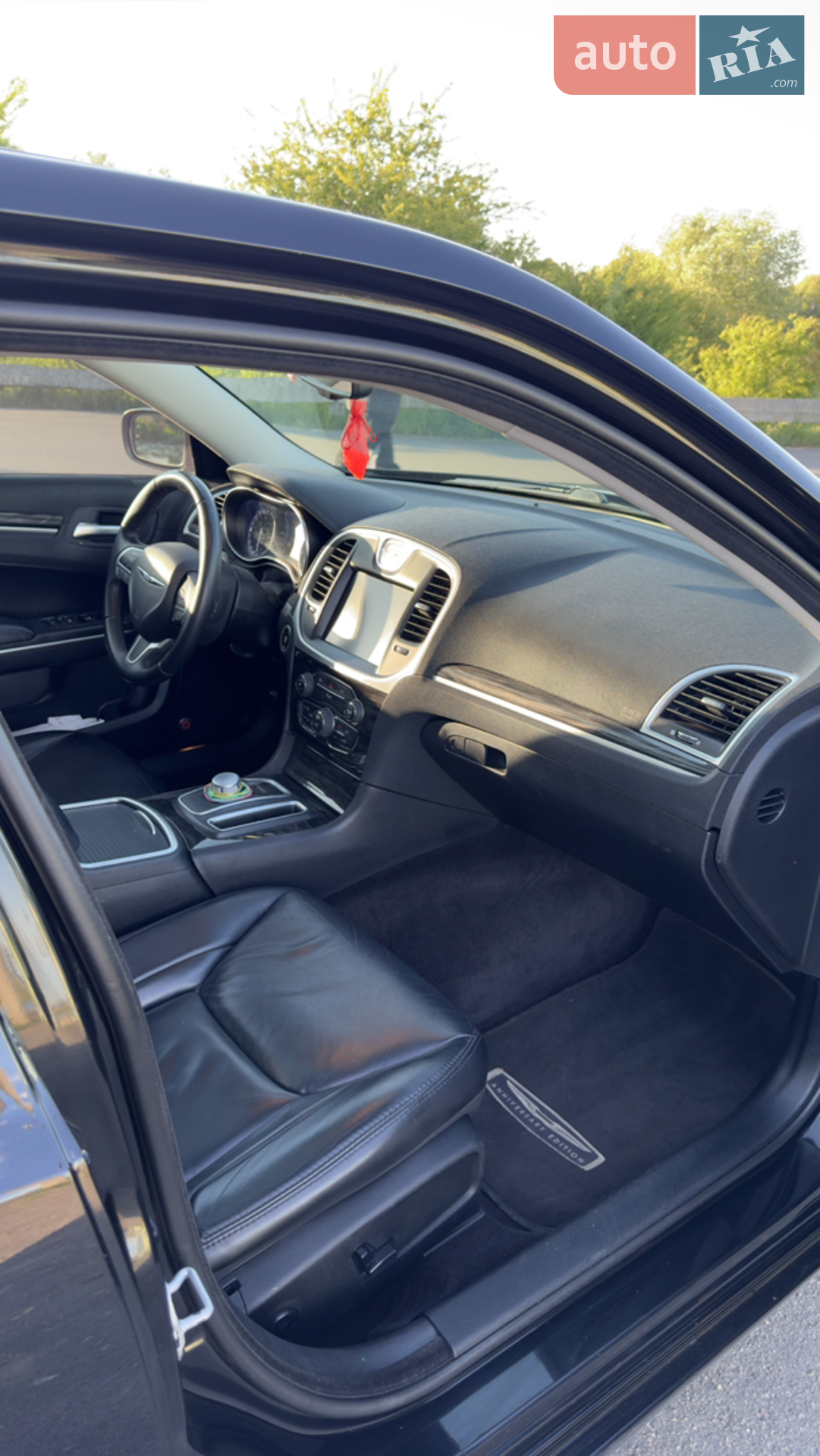 2016 Chrysler 300C - мініатюра 16