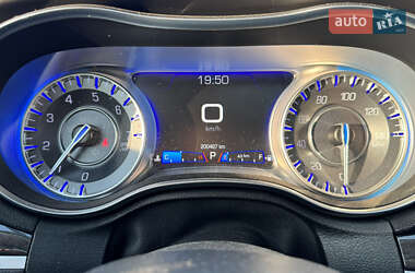 Седан Chrysler 300C 2016 в 