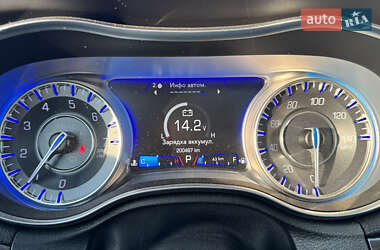 Седан Chrysler 300C 2016 в 