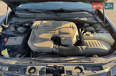 Седан Chrysler 300C 2016 в 