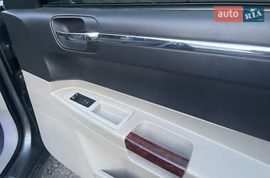 Седан Chrysler 300C 2006 в 