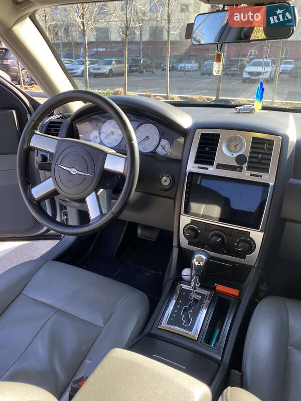 Седан Chrysler 300C 2005 в Виннице