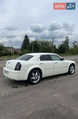 Седан Chrysler 300C 2004 в 