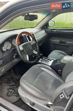 Седан Chrysler 300C 2004 в 