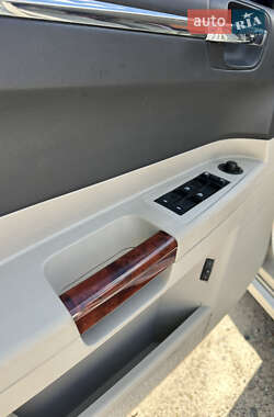 Седан Chrysler 300C 2006 в 