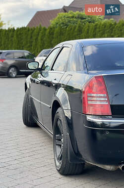 Седан Chrysler 300C 2005 в 