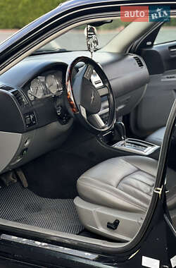 Седан Chrysler 300C 2005 в 