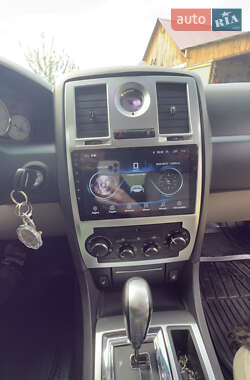 Седан Chrysler 300C 2006 в 