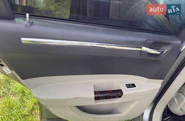 Седан Chrysler 300C 2006 в 