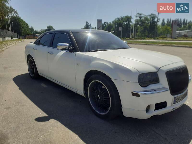 Седан Chrysler 300C 2004 в Кропивницком