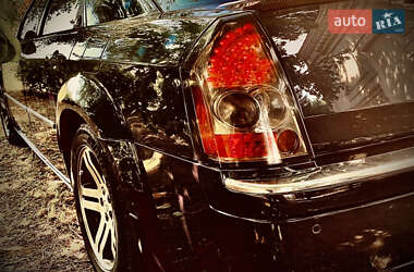 Седан Chrysler 300C 2005 в 