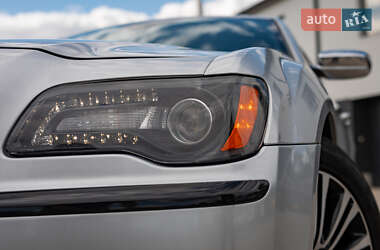 Седан Chrysler 300C 2012 в 