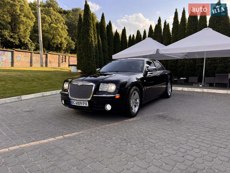 Седан Chrysler 300C 2007 в Львове
