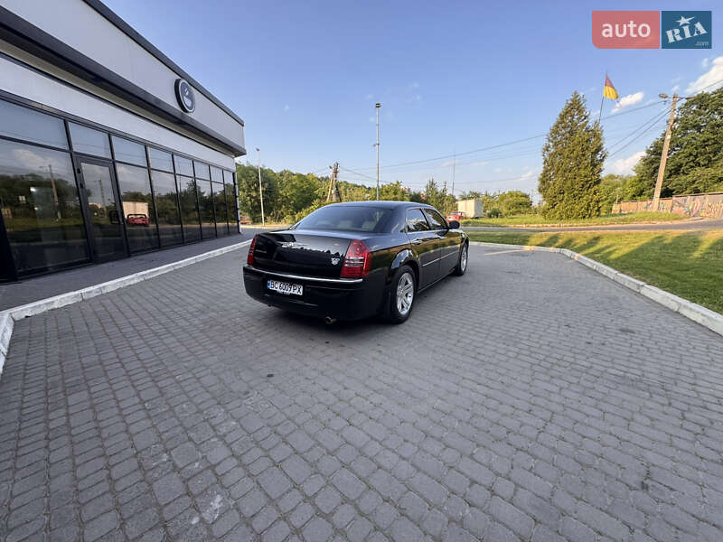 Седан Chrysler 300C 2007 в Львове