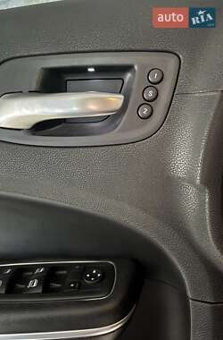 Седан Chrysler 300C 2017 в 